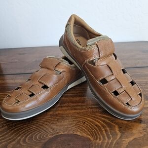 Flag Ltd Boys Brown/Tan Leather Dress Shoes/Sandals Slip On Velcro Closure Sz 1M